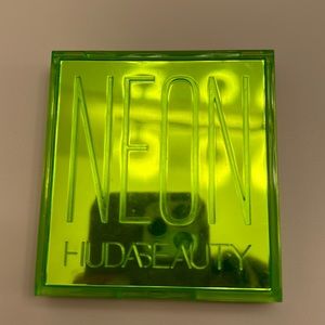 Hyde Neon Green Palette